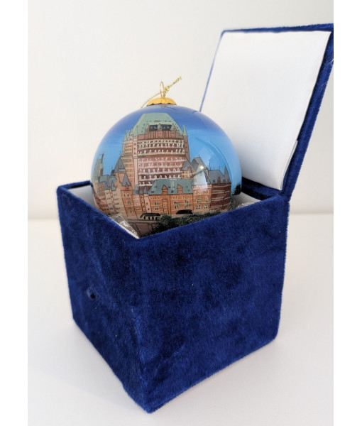 Souvenir de la ville de Québec, ornement en verre du Château Frontenac. Fait en verre.