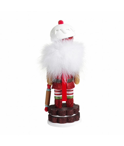 Gingerbread Nutcracker with Cookie Garland  12