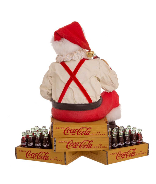 Père Noël Coca-Cola® Fabriché™ de 9 po assis sur des caisses