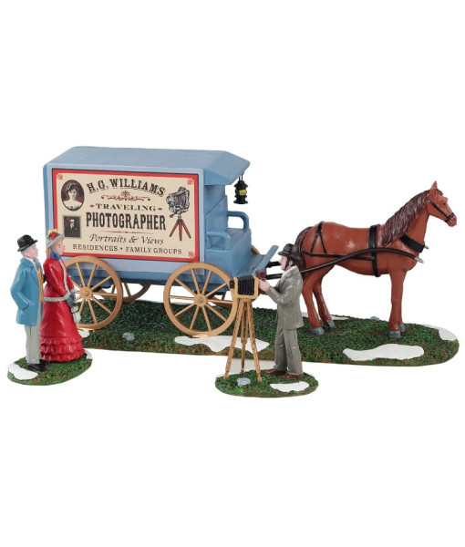 Traveling Photographer with Wagon, set of 3 figurines