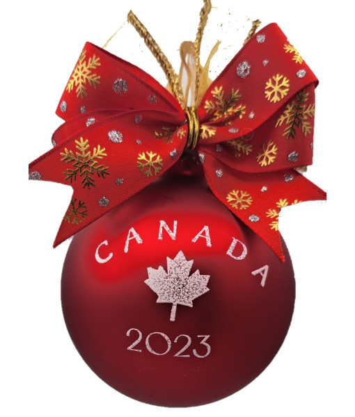 Glass ornament,  Momento of Canada 2023, Hand decorated. Red.