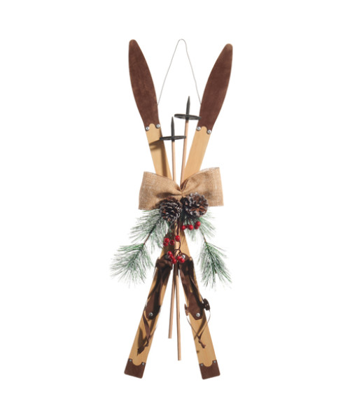 Décoration de style rustique avec ensemble de skis croisés