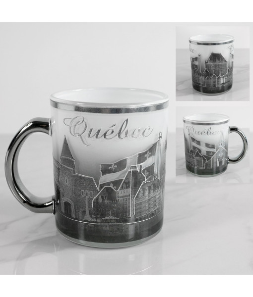 Souvenir de Québec, Mug en verre, avec détail en argent. Mug de 11 oz.