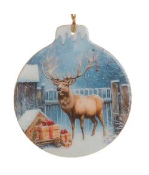 Ornement en bois, scène rustique d'hiver avec un cerf