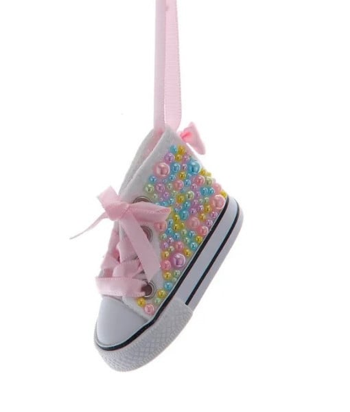 Ornement, chaussure de bébé avec des perles