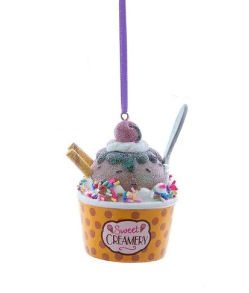 Ornement, glace au chocolat dans une coupe