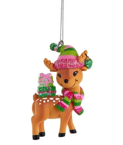 Ornement, cerf festif avec une écharpe rayée rose