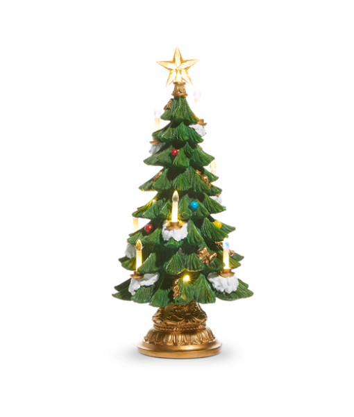 Arbre éclairé avec des bougies
