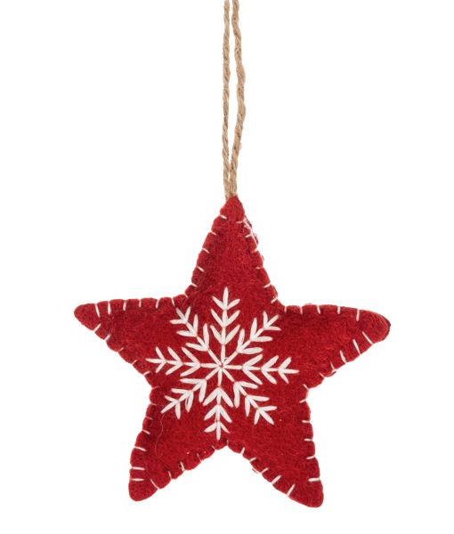 Ornement en tissu (feutre), forme d'étoile rouge, avec un motif de flocon de neige blanc.